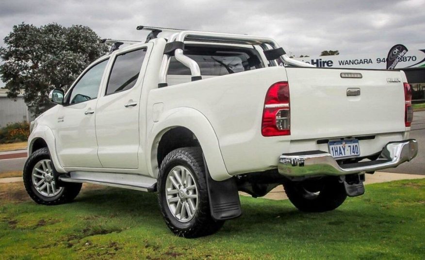 2013 Toyota Hilux SR5 (4X4)