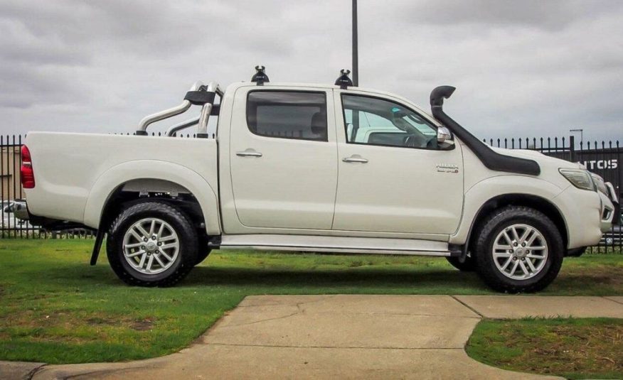 2013 Toyota Hilux SR5 (4X4)