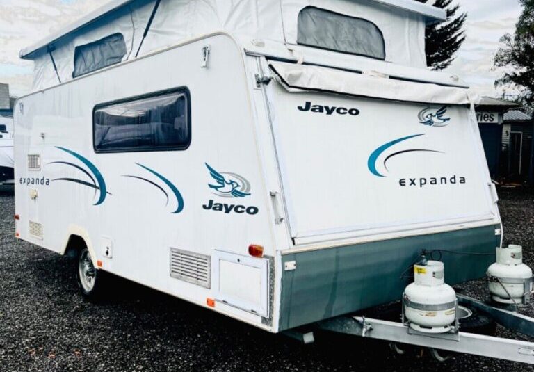 2007 Jayco Expanda , 600w solar , battery, annex and much more