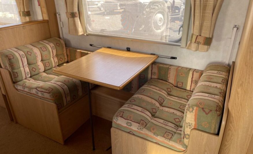 2010 Elddis Avante 524 Caravan extremely light caravan