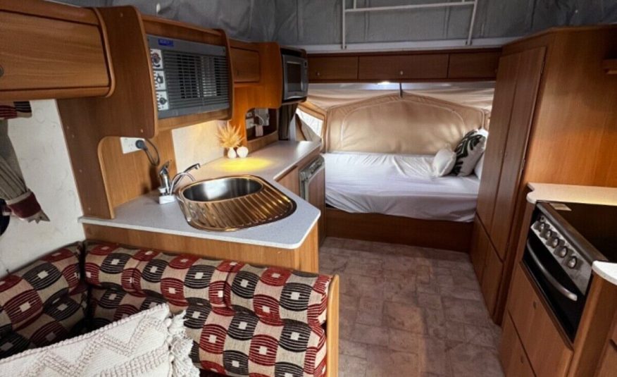 2007 Jayco Expanda , 600w solar , battery, annex and much more