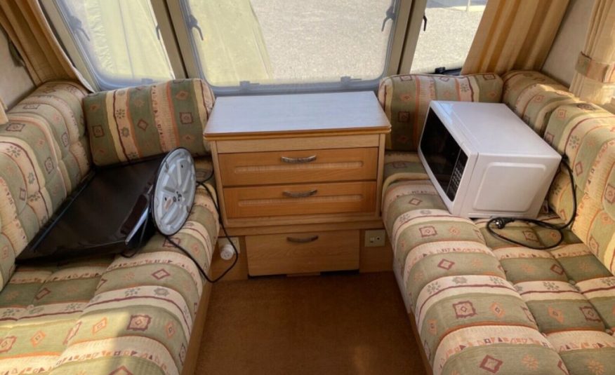 2010 Elddis Avante 524 Caravan extremely light caravan