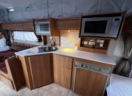 2007 Jayco Expanda , 600w solar , battery, annex and much more