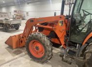 2013 KUBOTA M8560D