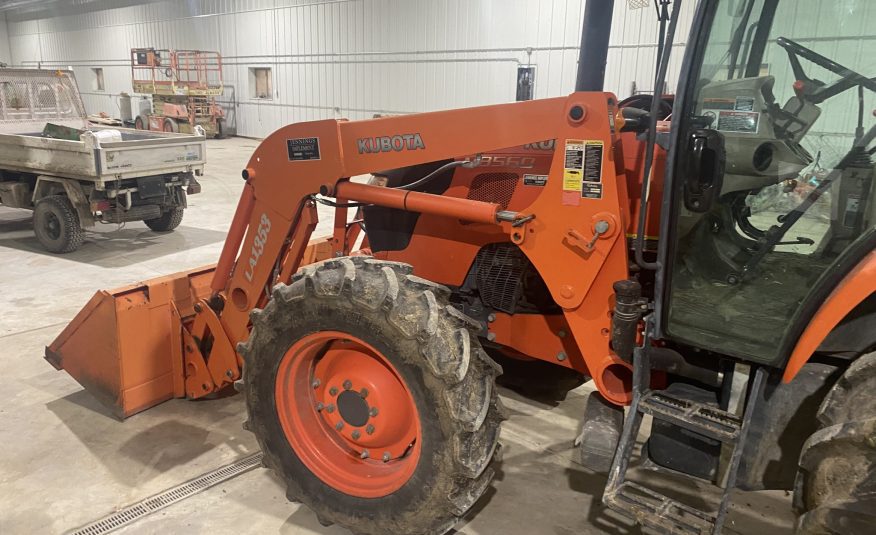 2013 KUBOTA M8560D