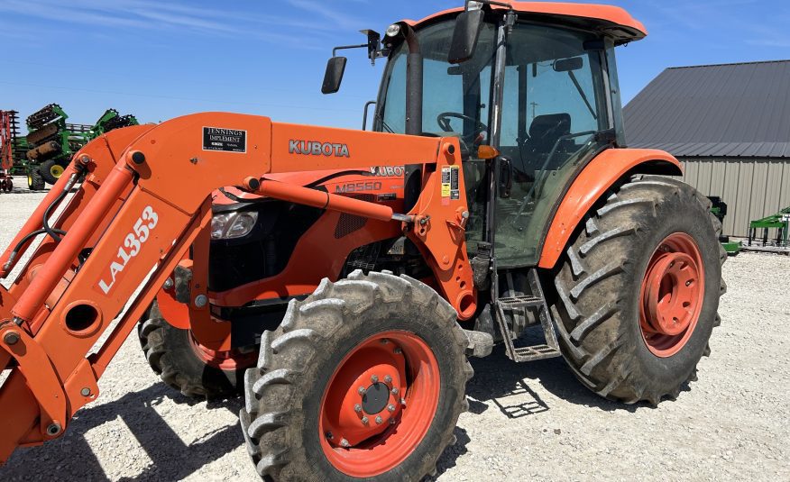 2013 KUBOTA M8560D